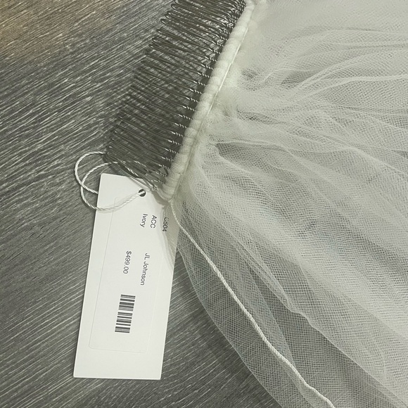 Cathedral Lace Bridal Veil - New With Tag ✨ main image 5
